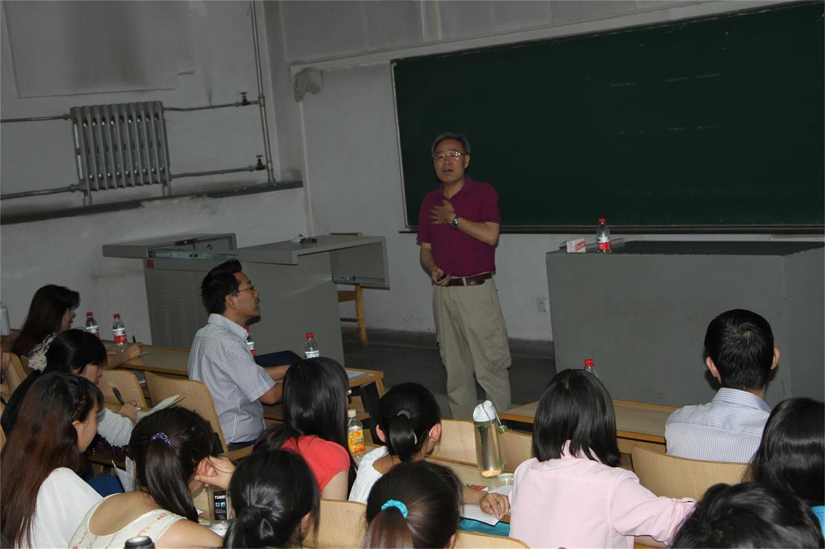            陕西师范大学博士生导师张京鱼教授来公司进行学术交流 