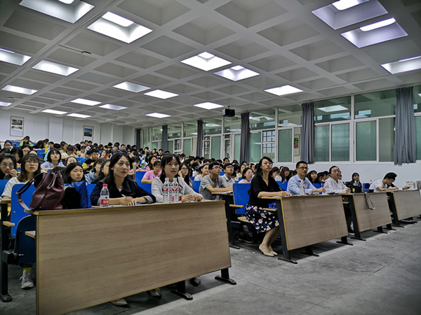 韦德1946APP官网举行2019年国家奖学金答辩会